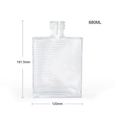 500 ml Decal moderne artisanal bouteille de gin verre pour les liqueurs et les boissons OEM / ODM acceptable