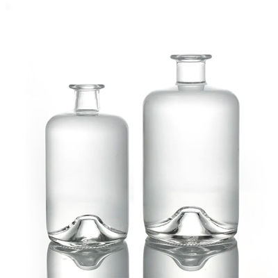 Bouteille en verre de capacité personnalisée pour les spiritueux Tequila Vodka Brandy Whisky Rum Gin Liquor 500ml/700ml/750ml