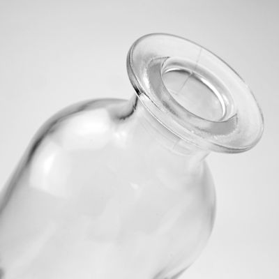 Bouteille en verre de capacité personnalisée pour les spiritueux Tequila Vodka Brandy Whisky Rum Gin Liquor 500ml/700ml/750ml
