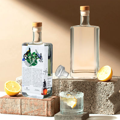 OEM/ODM Acceptable 50 ml 100 ml 200 ml 500 ml Bouteille en verre de vin carré Pour le cognac Vodka Whisky