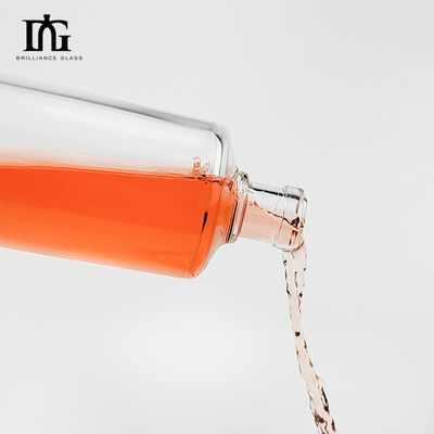 OEM/ODM Matériau Super Flint Verre Vodka Whisky Rum Bouteille à spiritueux avec bouchon à vis de liège