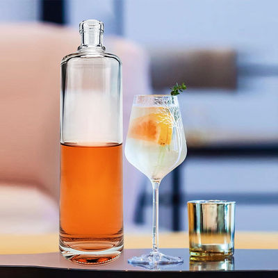 OEM/ODM Matériau Super Flint Verre Vodka Whisky Rum Bouteille à spiritueux avec bouchon à vis de liège