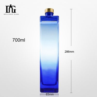 Bouteille en verre carré bleu à changement progressif de 700 ml à 750 ml personnalisée avec bouchon à vis en aluminium