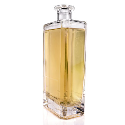 Bouteilles de verre classiques carrées pour le vin 500 ml 700 ml Matériau de base verre et Super Flint