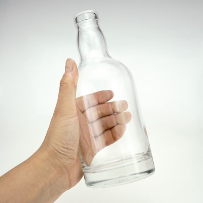 Bouteille de verre unique vide 750 ml pour les boissons alcoolisées avec bouchon