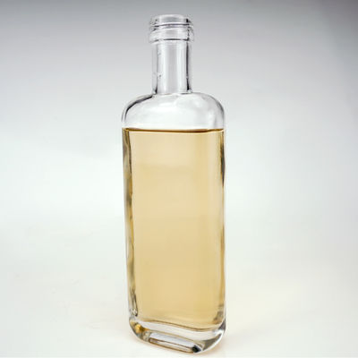 700 ml de bouteille de vodka et de whisky en verre plat clair et carré avec bouchon à vis et logo gravé