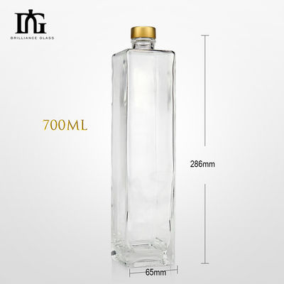 Bouteille de verre de vodka transparente de 750 ml en forme carrée avec le logo du client acceptable