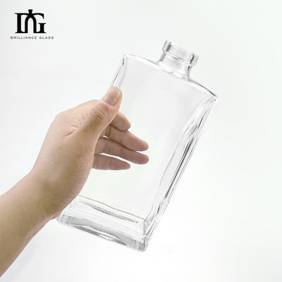 Bouteille en verre transparent carré de 500 ml pour les sodas et les vodkas de liège personnalisés