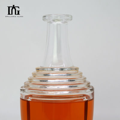 Bouteille en verre de conception unique de 200 ml pour le rhum, le whisky, la vodka et le liège.