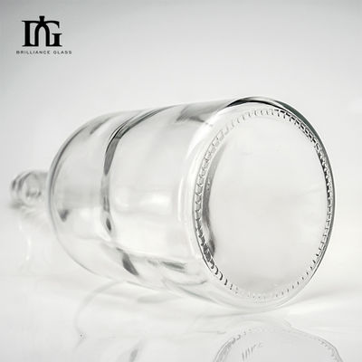 Disponible gratuitement 750ml 1000ml 1750ml Bouteille en verre carré avec couvercle à vis Spiritueux personnalisés