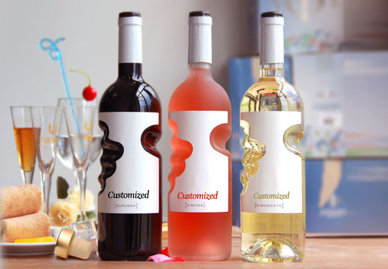 Bouteille de vodka en verre foncé mat pour les spiritueux et le vin