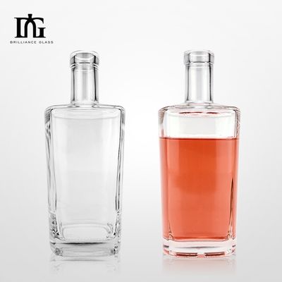 750 ml bouteille en verre de vin rouge clair avec liège pour OEM / ODM acceptable et de conception
