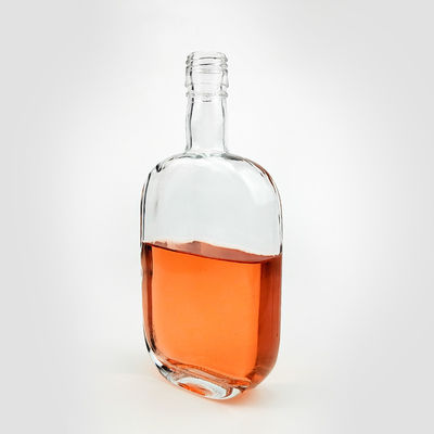 500 ml de bouteille de vodka en verre carré vide avec bouchon à vis pour les liqueurs