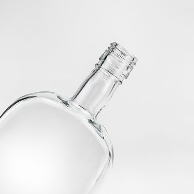 500 ml de bouteille de vodka en verre carré vide avec bouchon à vis pour les liqueurs