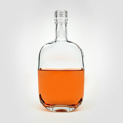 500 ml de bouteille de vodka en verre carré vide avec bouchon à vis pour les liqueurs