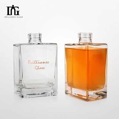 Logo personnalisé Acceptable Bouteille de vodka en verre de 500 ml avec joint de liège