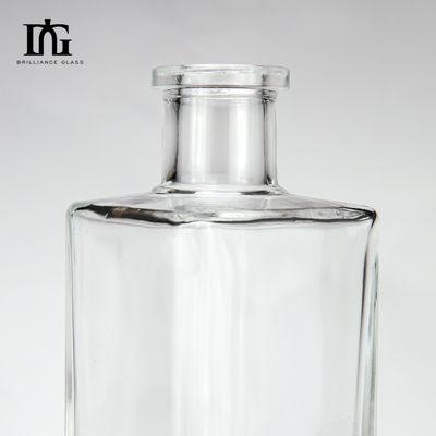 Bouteille en verre carré transparente de 500 ml avec fond lourd et bouchon de liège
