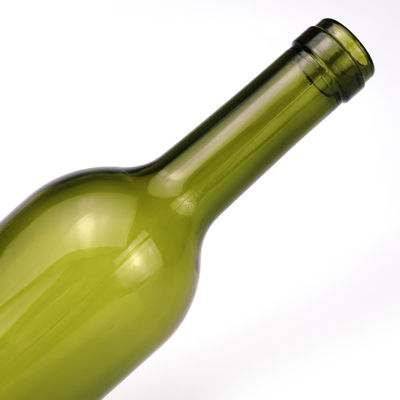 750 ml bouteille en verre de couleur prime pour les spiritueux de vin rouge Forme ronde Couleur verte Bouchon à vis en liège