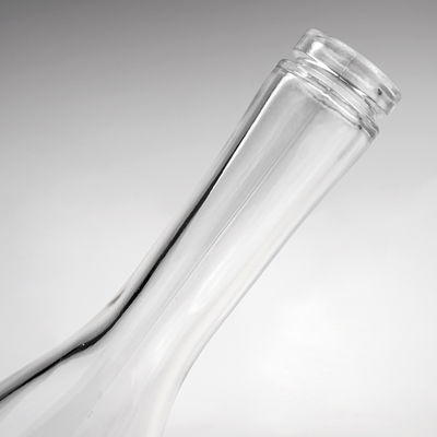 500 ml de bouteille en verre Fin de vase en forme de cou long Vodka Vin avec vis à liège Type de scellage
