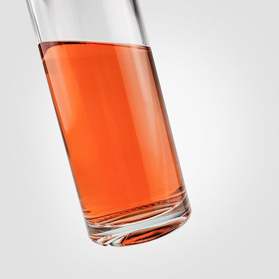 Disponible gratuitement 750 ml 700 ml Bouteille en verre écologique populaire pour les spiritueux de gin au rhum