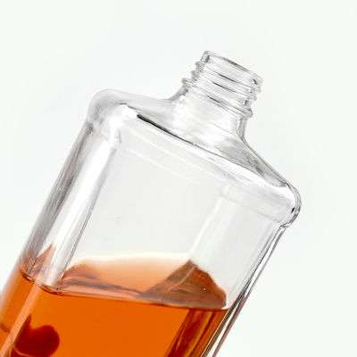 Acceptable Logo du client Bouteille de rhum en verre 500 ml 750 ml Type de scie de fermeture