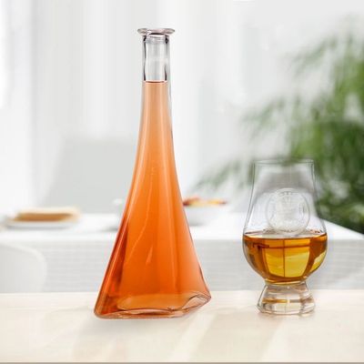 Bouteille sur mesure 750 ml Bouteille artisanale en verre Liquor Spirits Gin Whisky Vodka Rum Bouteille avec couvercle en liège