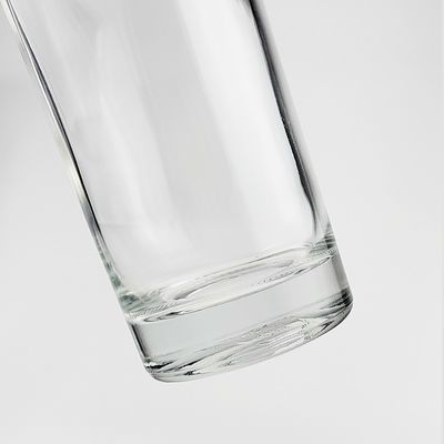 750ml Bouteille vide de verre pour boisson pour eau de liqueur Matériau du corps chinois Gravure en verre
