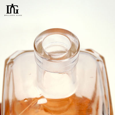 Matériau du corps Verre 500 ml 750 ml Bouteille de vin vide de forme carrée pour le whisky Vodka Rum