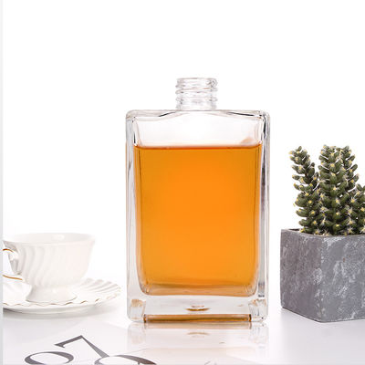 Collier de verre Matériau Carré Épaule plate transparente 500 ml 700 ml Bouteille de whisky avec liège