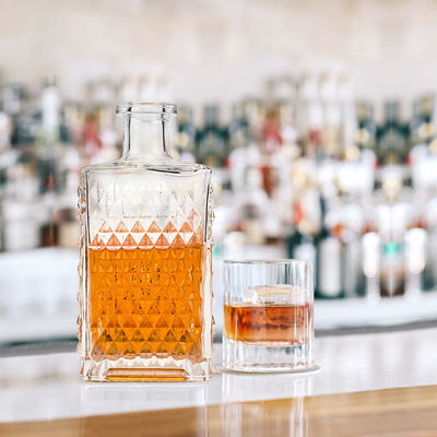 Collier en verre 700 ml 750 ml Bouteille de liqueur personnalisée avec le logo du client acceptable