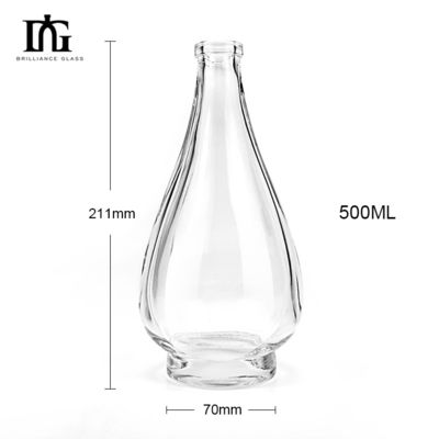 Bouteille de whisky en verre 750 ml avec conception en cristal pyramidale de luxe et joint en liège