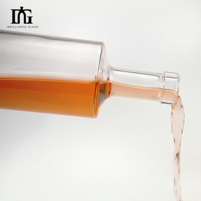 Boissons industrielles 750 ml Gin clair Vodka glace Bouteille en verre de vin avec type d'étanchéité CORK