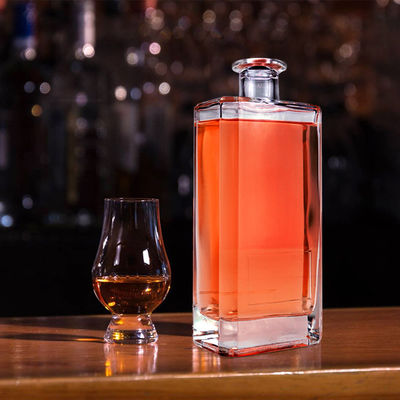 Impression à la sérigraphie et estampage à chaud Bouteille en verre pour le rhum de cognac Vodka 500ml/700ml/750ml
