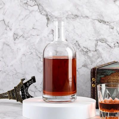 Type d'étanchéité CORK 100 ml 200 ml 375 ml 500 ml 750 ml Bouteille en verre blanc noir mat pour le gin