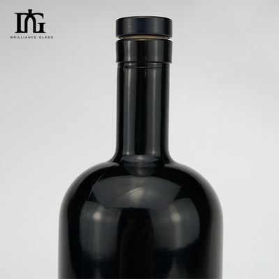 Bouteille en verre de vodka bordeaux personnalisée de 500 ml avec surface de peinture
