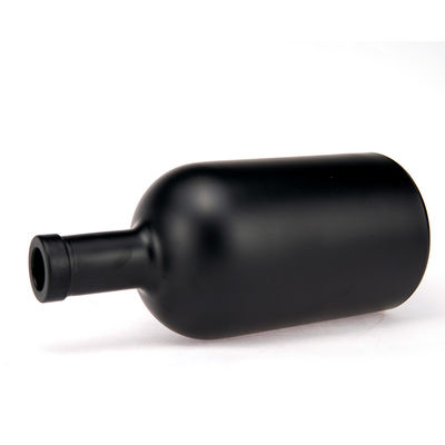 Bouteille en verre de vodka bordeaux personnalisée de 500 ml avec surface de peinture