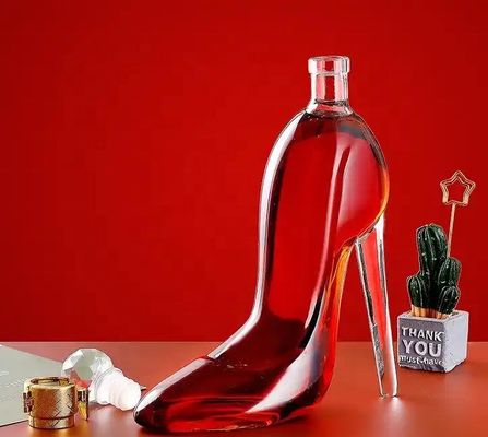 Forme unique 500 ml 750 ml Chaussure à talons hauts Liquore Whiskey Vin rouge Vodka Bouteille en verre