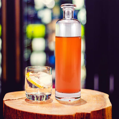 Bouteilles en verre de vodka de 500 ml/700 ml/750 ml rondes, colonneuses, minces et hautes, à bouchon à vis de liège