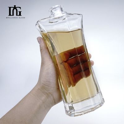 Bouteille en verre de whisky vodka 500 ml 750 ml avec forme unique personnalisée et type de bouchon de liège