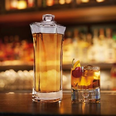 Bouteille en verre de whisky vodka 500 ml 750 ml avec forme unique personnalisée et type de bouchon de liège