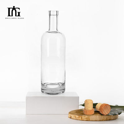 250 ml 500 ml Collier en verre Matériau verre Clair Bouteille de vodka en forme classique avec liège