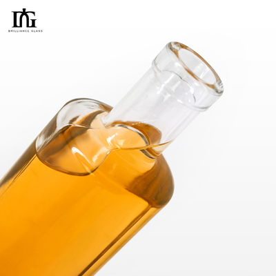 Bouteille en verre de jus de cognac de vin de liqueur de spiritueux avec une forme personnalisée et une capacité de 700 ml