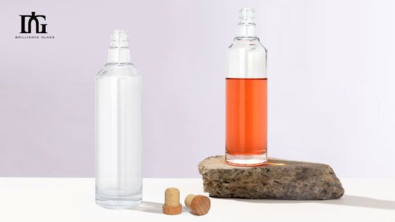 Finition 250 ml/350 ml/500 ml/550 ml/650 ml/700 ml/750 ml Bouteilles en verre pour les spiritueux Liqueur de vodka