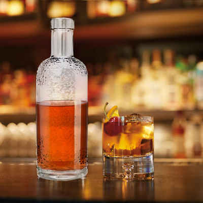 750 ml/700 ml bouteille en verre pour vodka gin rhum whisky fourni par acceptant le logo personnalisé