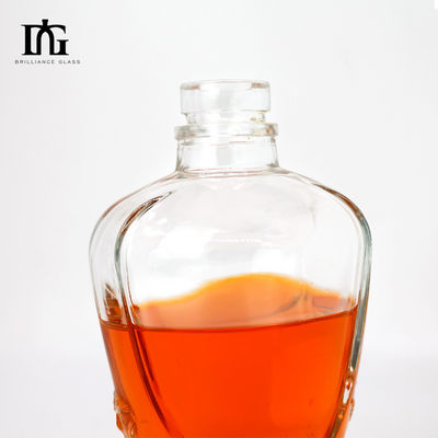 Autres boissons Bouteille de verre de vodka vide de 50 cl avec couvercle en liège et surface mate