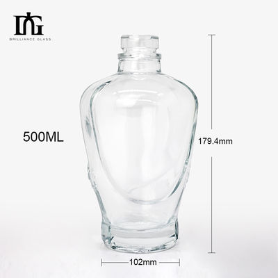 Autres boissons Bouteille de verre de vodka vide de 50 cl avec couvercle en liège et surface mate