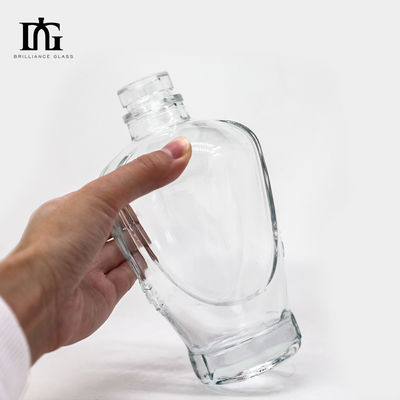 Autres boissons Bouteille de verre de vodka vide de 50 cl avec couvercle en liège et surface mate