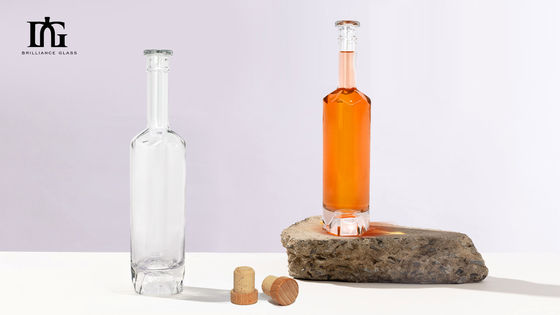 Whisky Vodka Gin Rum 700 ml Bouteille en verre transparent ronde avec bouchon à liège et vis personnalisé
