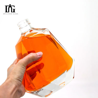 Surface gravée 750 ml Bouteille de vin en verre carré pour boissons alcoolisées Conception personnalisée
