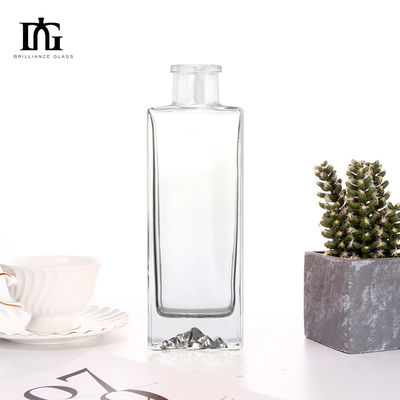 250 ml/350 ml/500 ml/550 ml/650 ml/700 ml/750 ml Bouteille en verre Fermeture au liège pour la vodka et le rhum